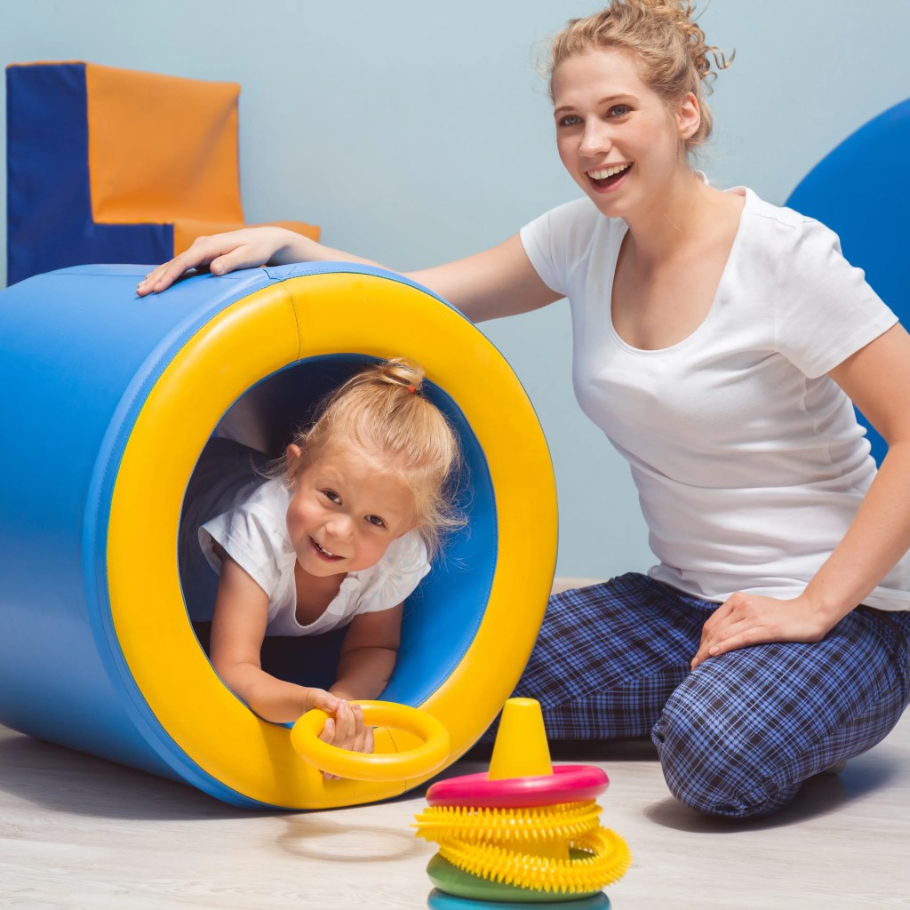 occupational therapist performing mental health occupational therapy services.